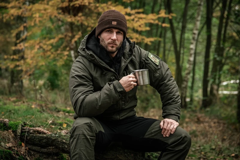 61890_czapka-helikon-merino-wanderer-earth-brown-widok-dodatkowy-kubek.webp