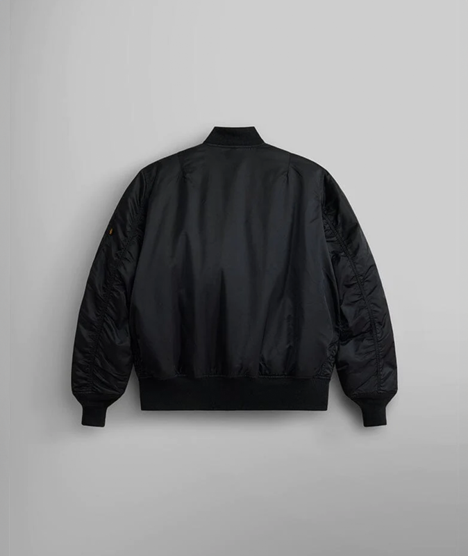 ma-1_heritage_kurtka_bomberka_alpha_industries_black_photo_product_0000s_0000s_0001_Generative-Fill-4_0000s_0000s_0002_m.png